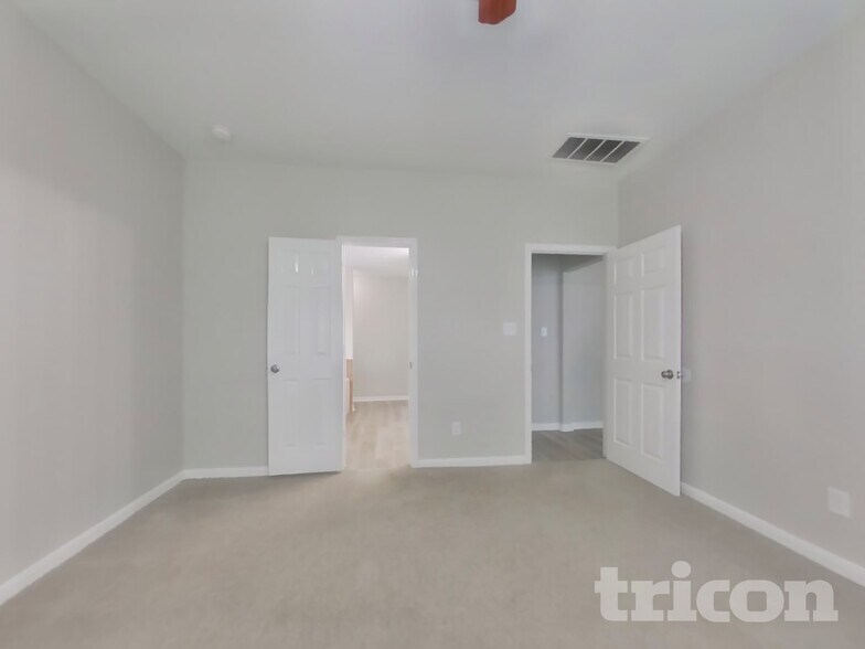 Building Photo - 23303 Crosscut Pass Dr