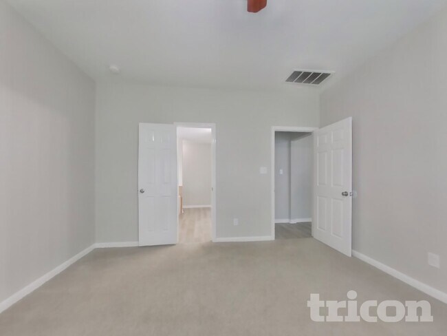 Building Photo - 23303 Crosscut Pass Dr