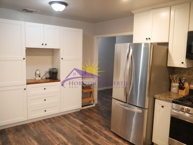 Building Photo - 3 Bed 3 Bath 1,411 Sq. Ft. Rancho Cordova ...