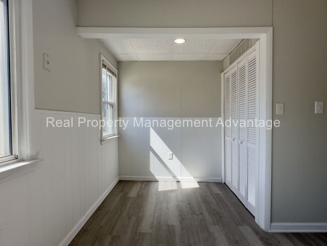 Building Photo - Beautifully Updated 3-Bedroom with Large Open Upstairs!