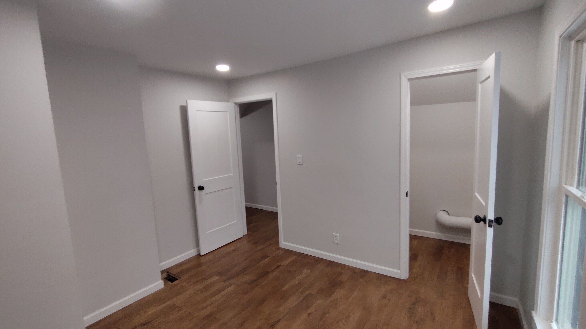 Building Photo - 223 Ash St