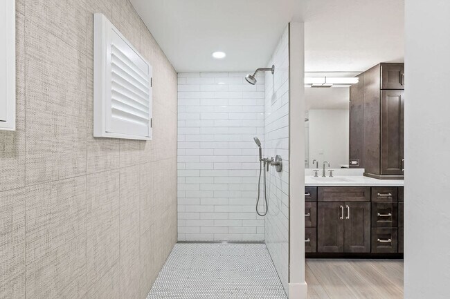 Building Photo - 606 Wedge Dr