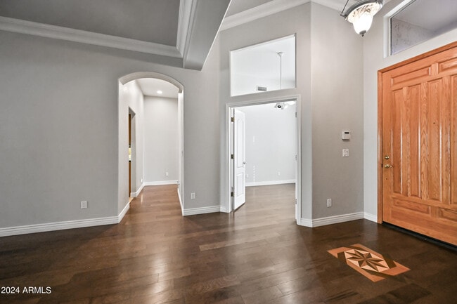 Building Photo - 6520 W Robin Ln