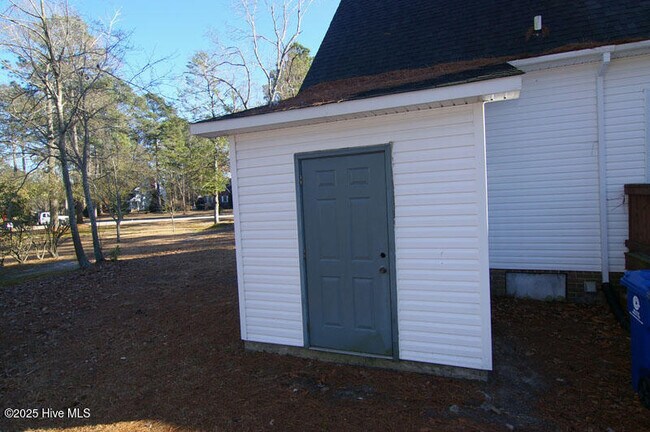 Building Photo - 709 Spring Run Rd