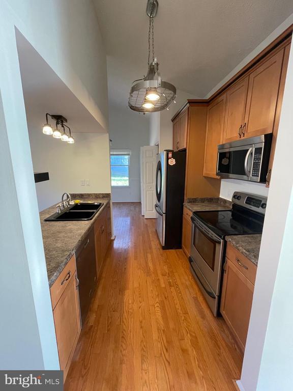 Building Photo - 10293 Woodmont Ct