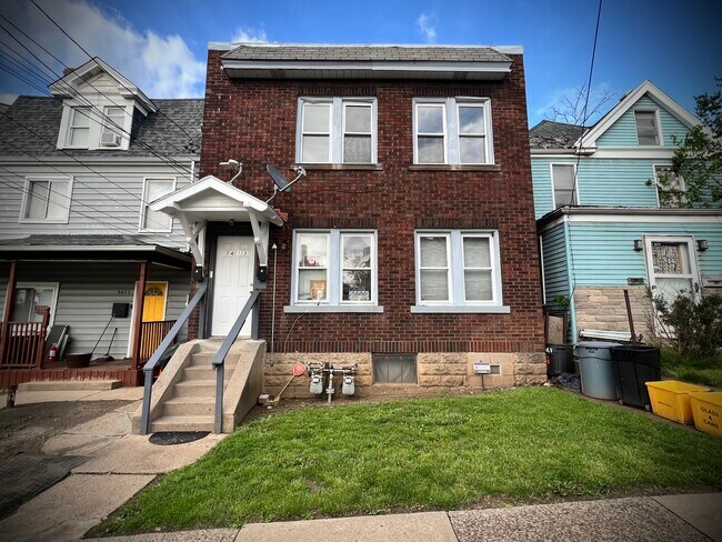 Building Photo - 1413 Margaret St