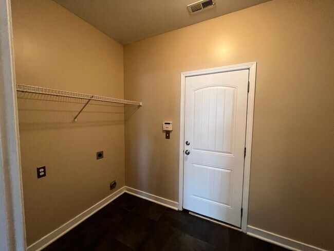 Building Photo - 93 Samuel Nicholas Dr