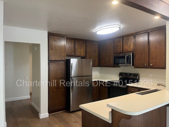 Building Photo - 5200 Piedmont Dr