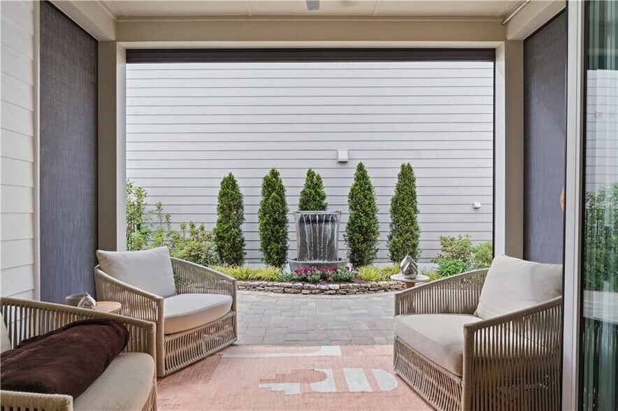 Building Photo - 158 Kingwood Dr