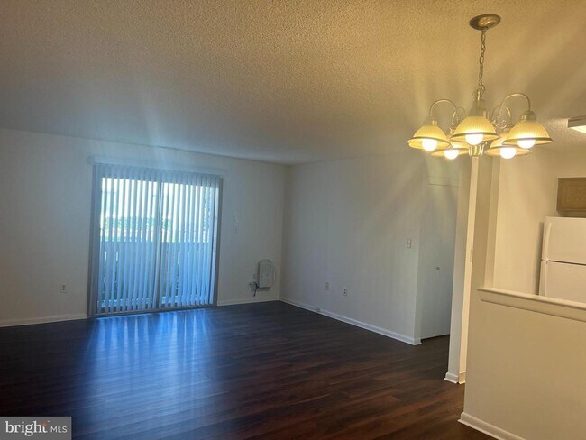 Building Photo - 1019 Ravens Crest Dr