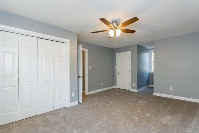 Building Photo - 508 Somerset Dr
