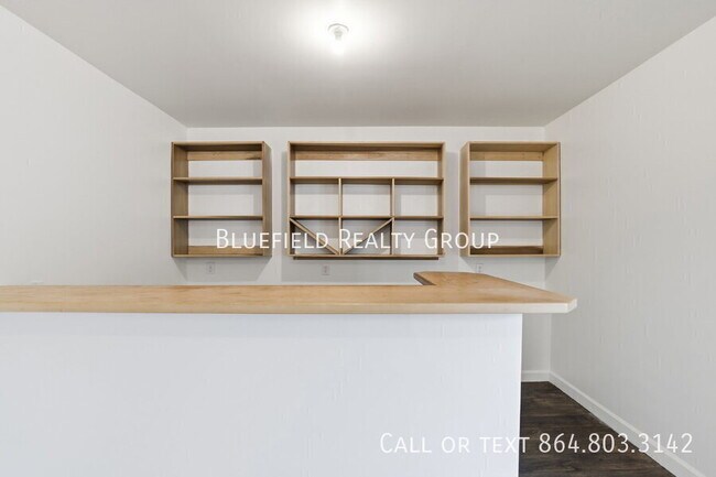 Building Photo - 227 Millen Dr
