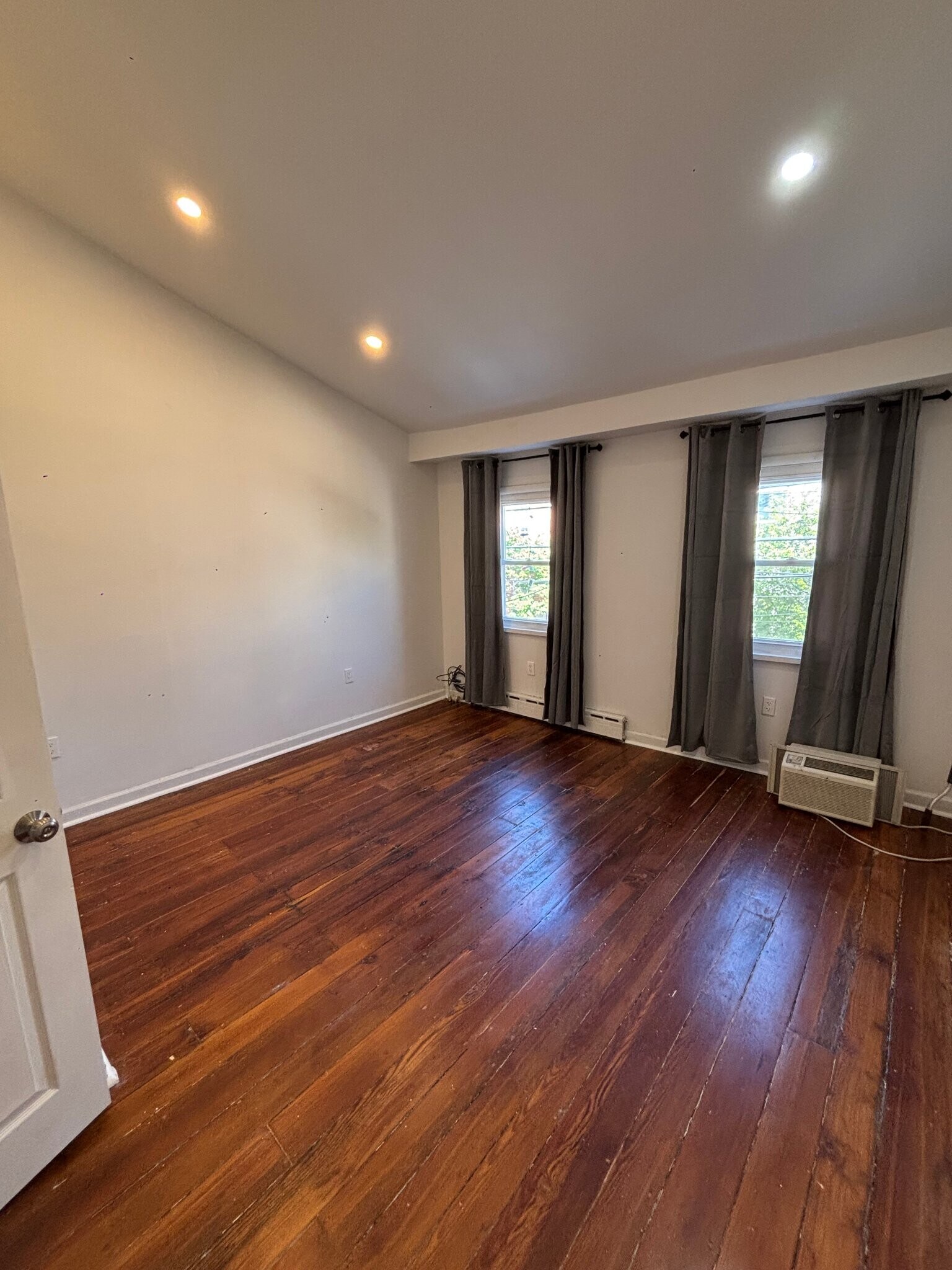 Building Photo - 452 Belgrade St