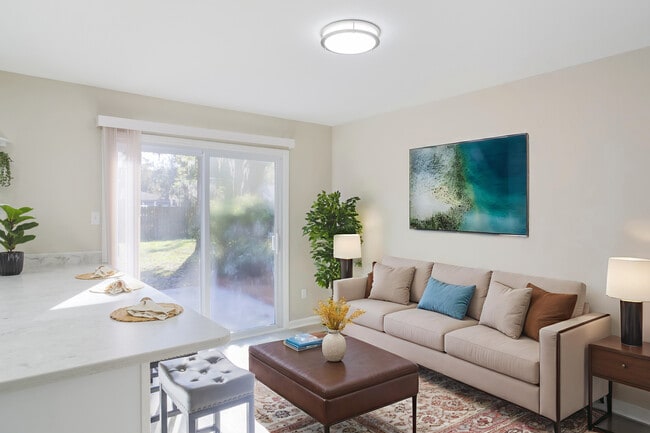 Building Photo - 11304 Largo Dr