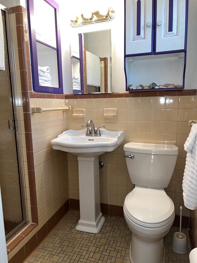 Building Photo - 727 Banks Terrace SE