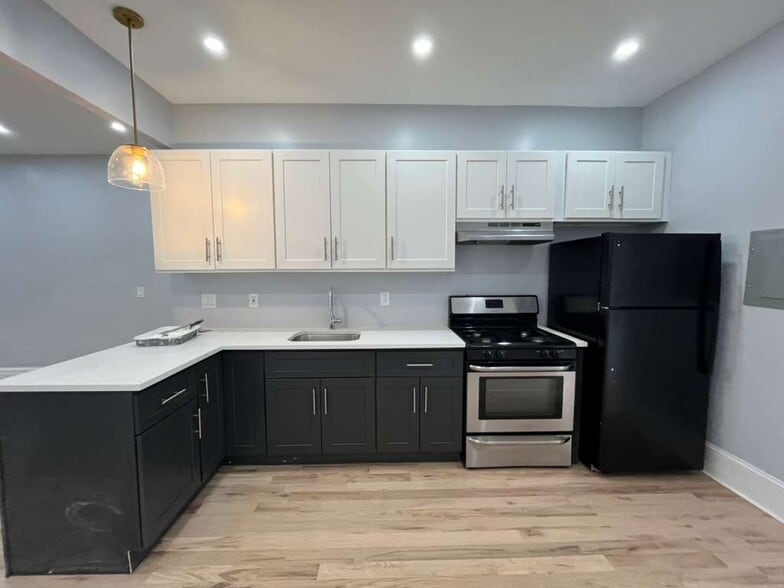 Building Photo - 95 Bostwick Ave