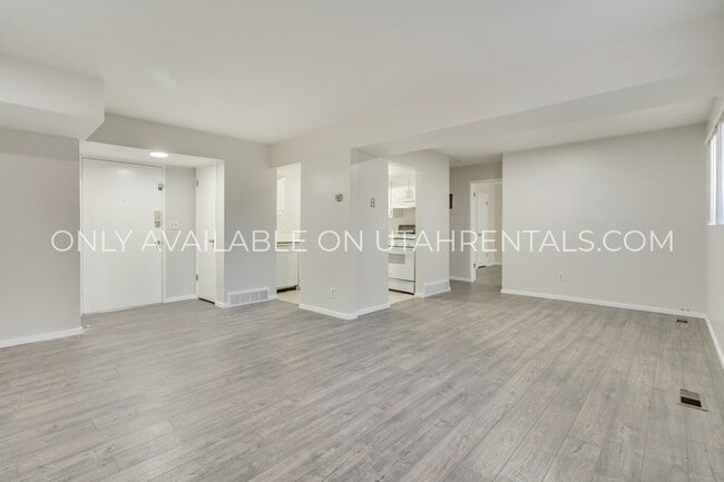 Building Photo - 249 S 700 E