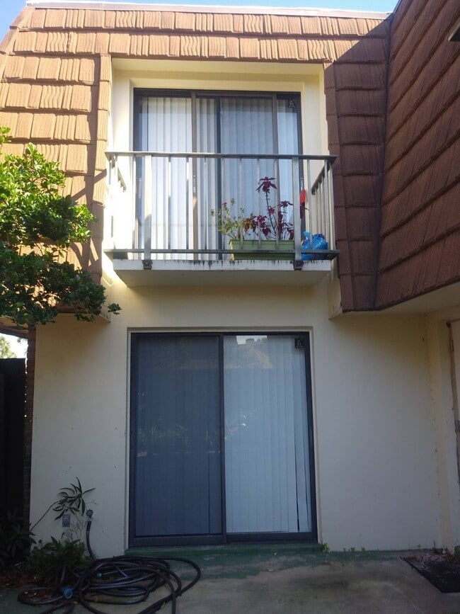 Beautiful 2 bedroom 2.5 bath duplex in qu... - Beautiful 2 bedroom  2.5 bath duplex in qu...