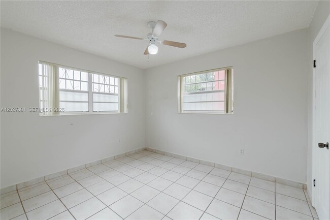 Building Photo - 747 NW 13th Ave