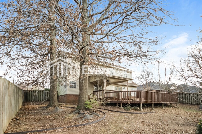 Building Photo - 1668 Niagara St