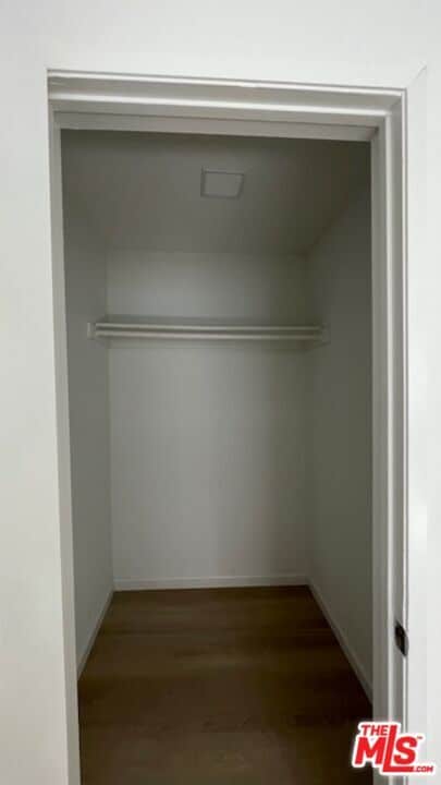 Building Photo - 545 S Manhattan Pl