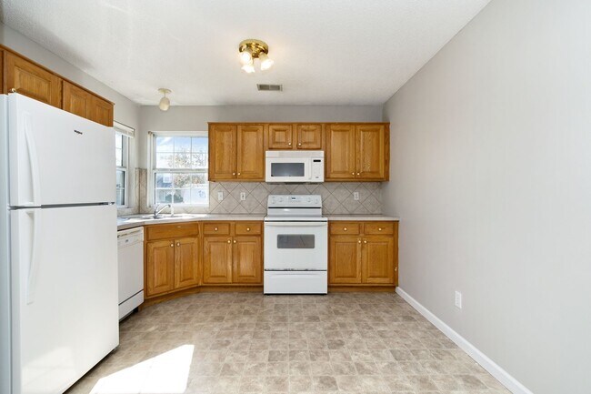 Building Photo - 608 Goodrich Dr