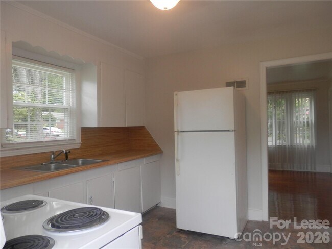 Building Photo - 1701 Washington Ave