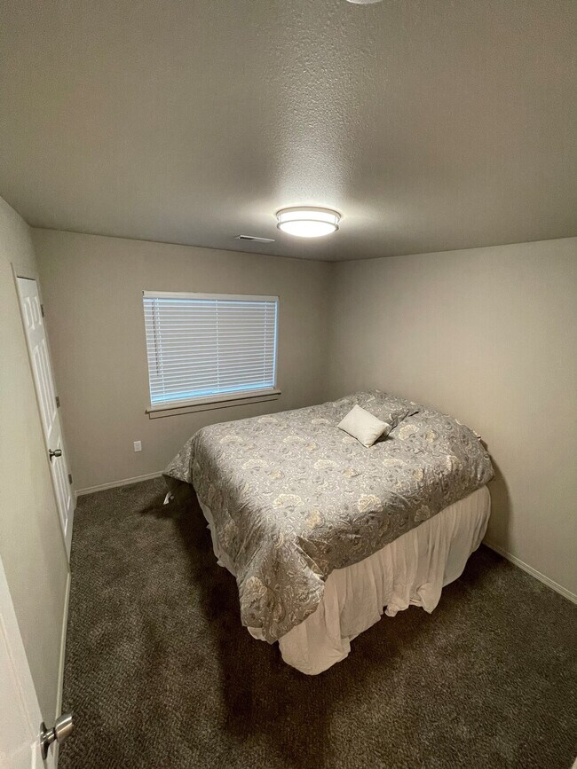 Building Photo - 601 S Kent St