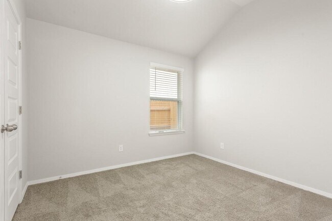 Building Photo - 231 Trailside Ln