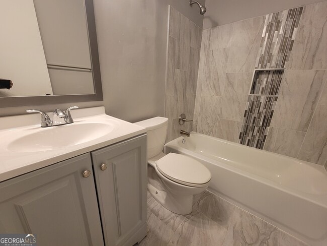 Building Photo - 1086 Summer Brook Anx