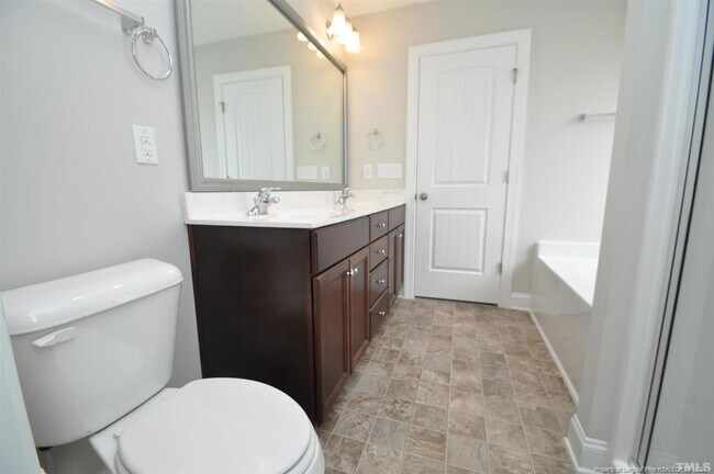 Building Photo - 1107 Summer Meadow Dr