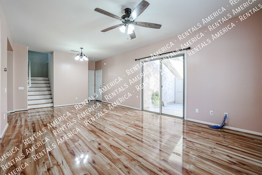Building Photo - 2127 W Monte Cristo Ave