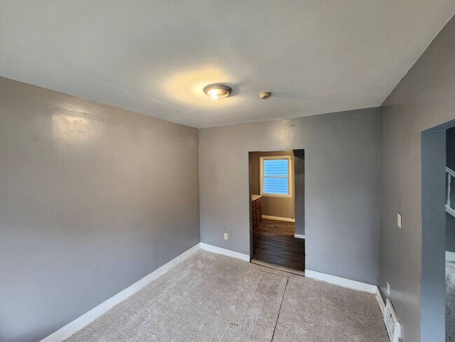 Building Photo - 13303 Milan Ave