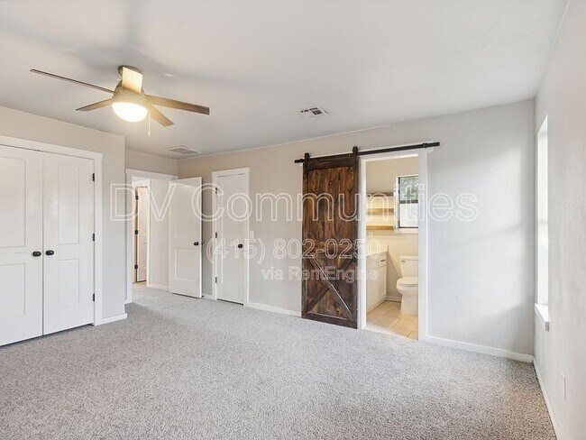 Building Photo - 3408 Oak Grove Dr