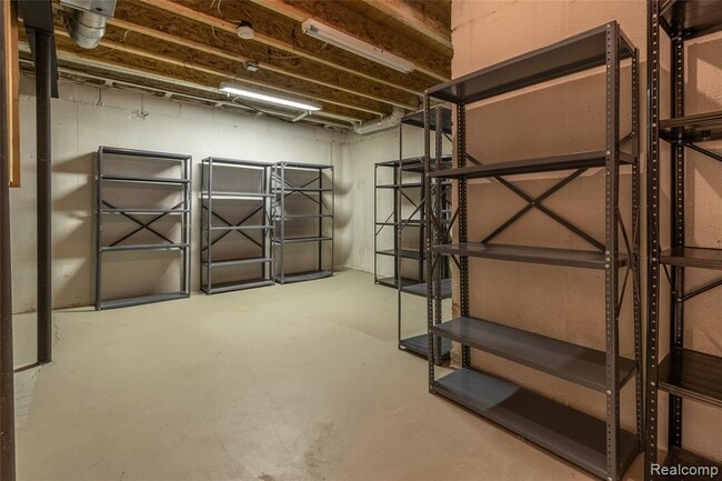 Building Photo - 24084 Westmont Dr