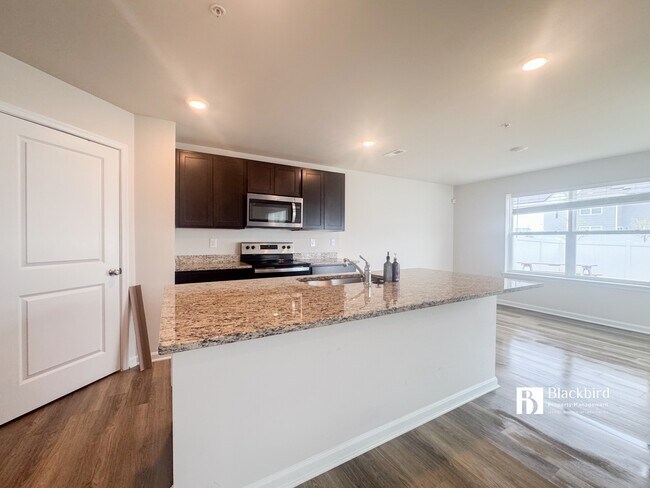 Building Photo - 561 Fawn Mdw Ln