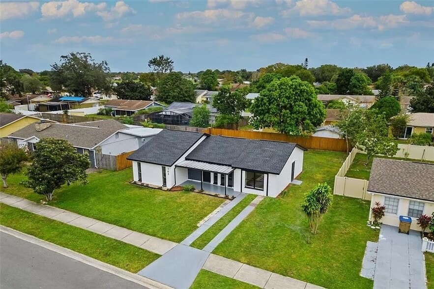 Building Photo - 163 Mante Dr