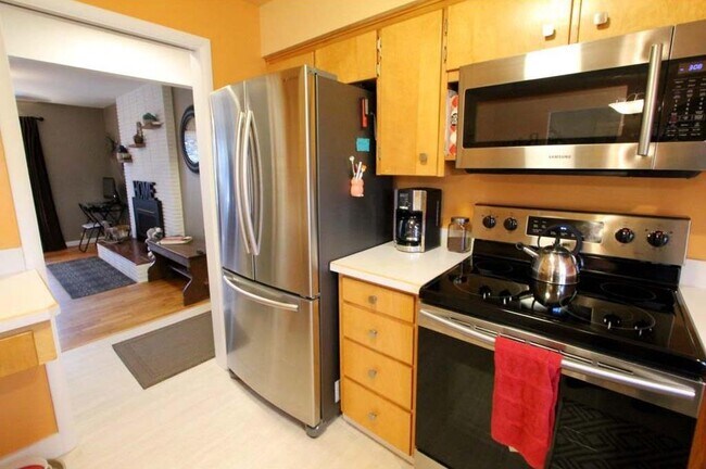 Building Photo - 2646 Yellowstone Ave