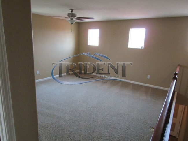 Building Photo - *OPEN HOUSE CANCELED* 3 bedroom, 3 bath house with Bonus Room