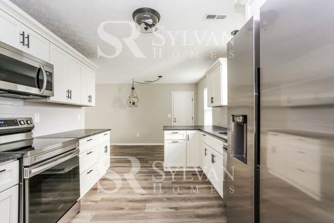 Building Photo - Coming HOME never felt so good!