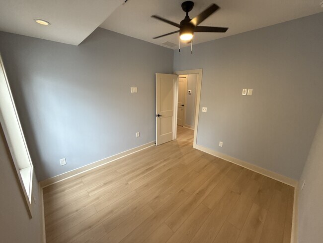 Building Photo - 1073 Hemphill Ave NW