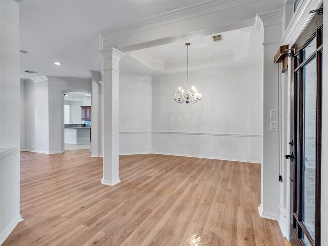 Building Photo - 14518 Logan Falls Ln