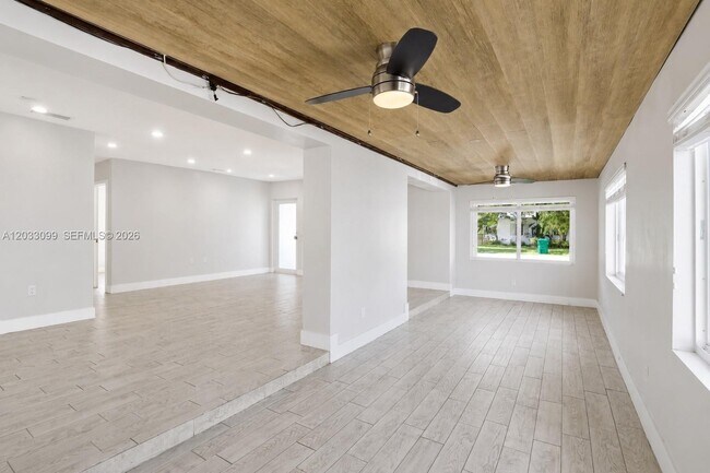 Building Photo - 6511 SW 44th St