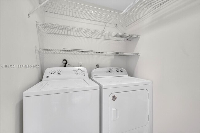 Building Photo - 10959 W Clairmont Cir