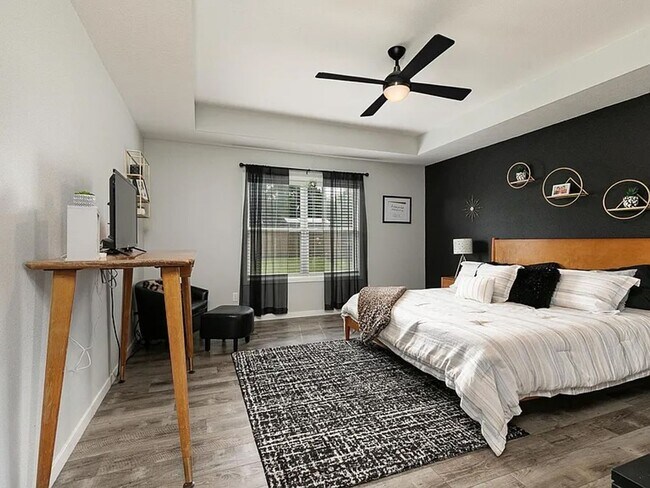 Building Photo - Your Dream Home Just Hit the Market – Don’t Miss Out!