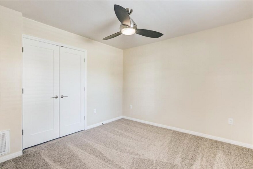 North Bedroom - 1705 E 14th St