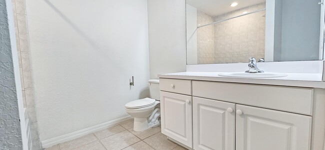 Building Photo - 1819 E Royal Tern Ln