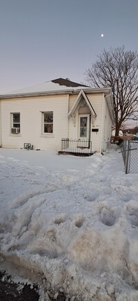 Building Photo - 1505 S 10th St