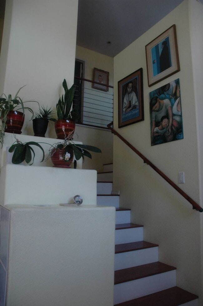 Building Photo - Available NOW Charming 3-Bedroom Home for ...