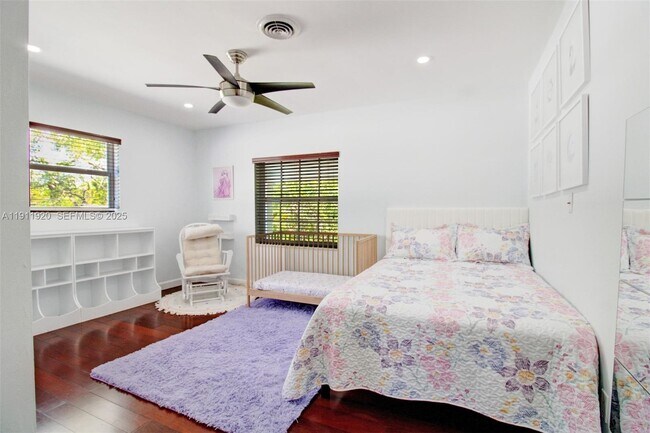 Building Photo - 6900 SW 104th St